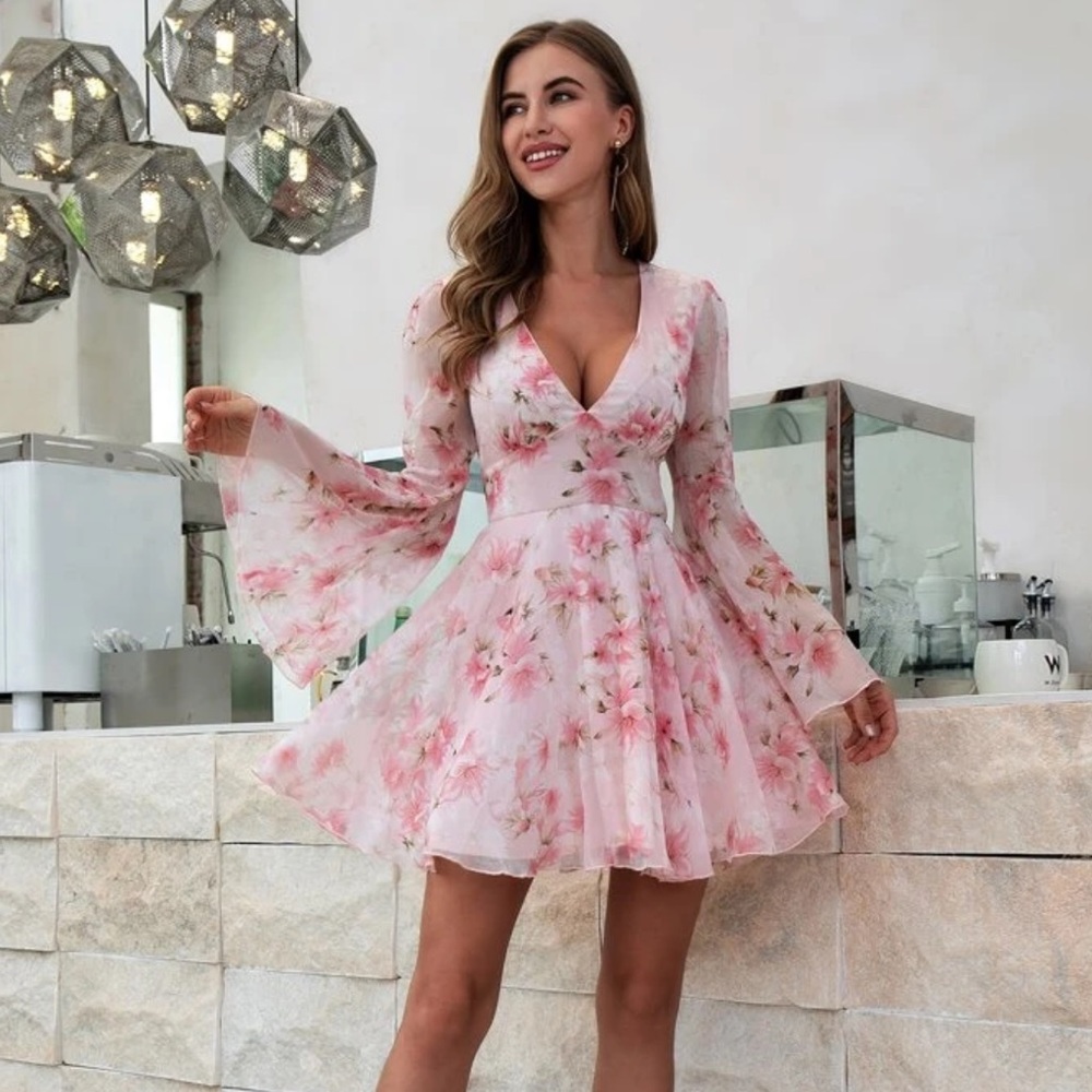 NEW beautiful floral dress, long sleeve